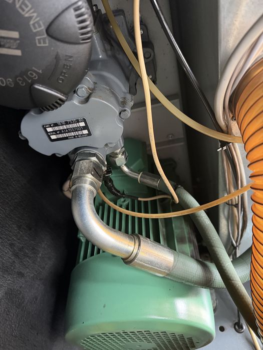 Kompresor śrubowy Atlas Copco GA 7 VSD FF osuszacz falownik 7,5KW