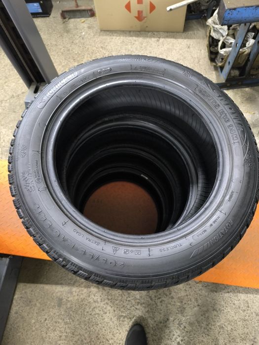 205/55 R16 Kormoran
Сезон: Зима
Ширина шини: 215
Висота профілю ш