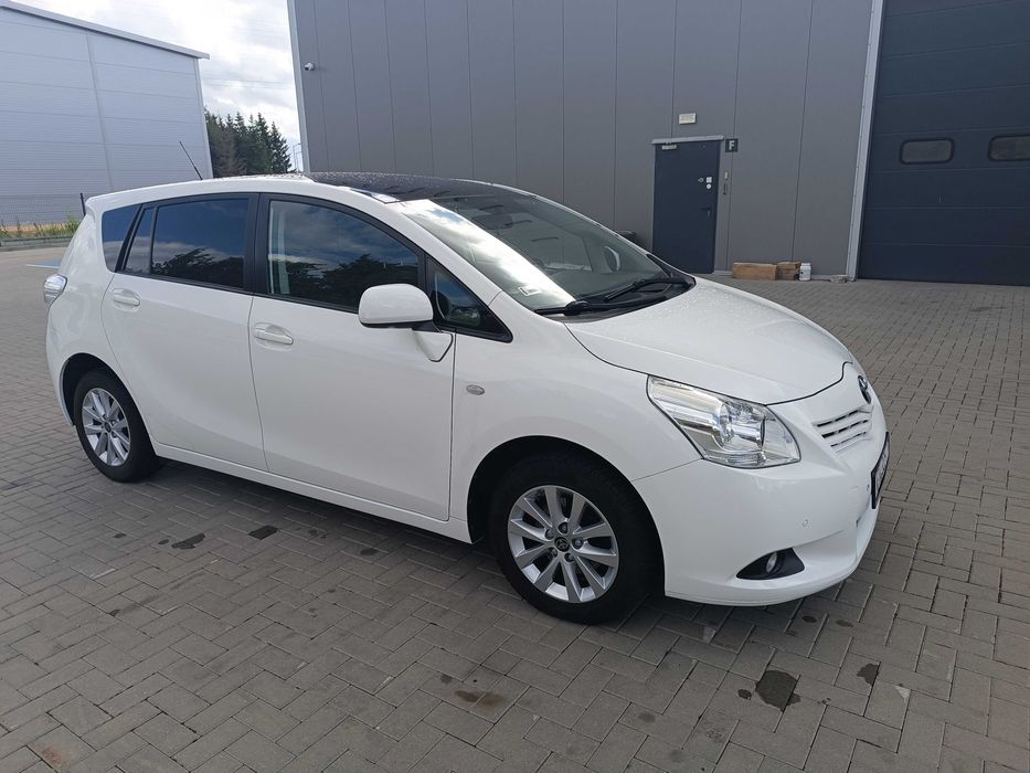 Toyota Verso 1,6 benz 132KM,bardzo ładny stan,panorama,klima,2010 rok