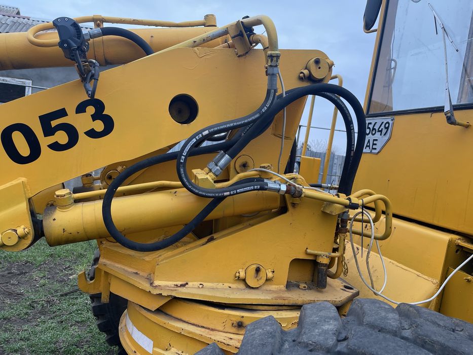 Фронтальный погрузчик UN 053  продам