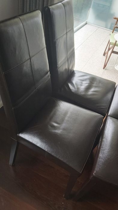 4 cadeiras em polipel muito bom estado