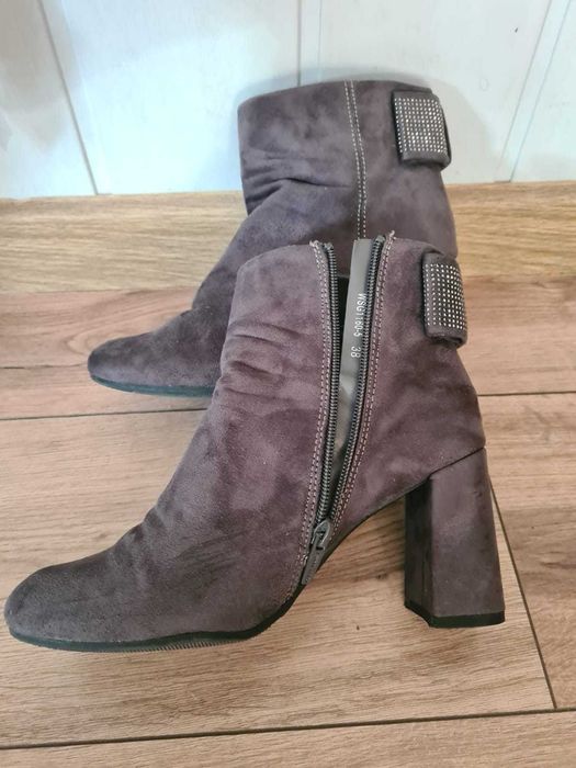Buty zamszowe Jenny Fairy roz. 38 Stan BDB