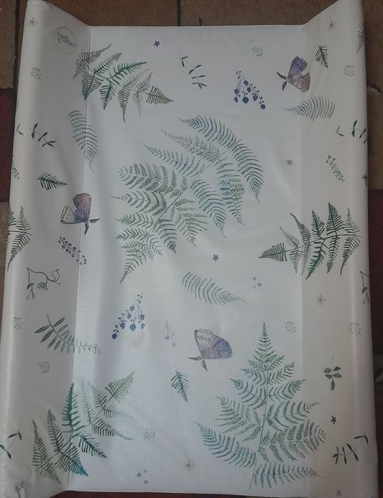 Пеленальний столик