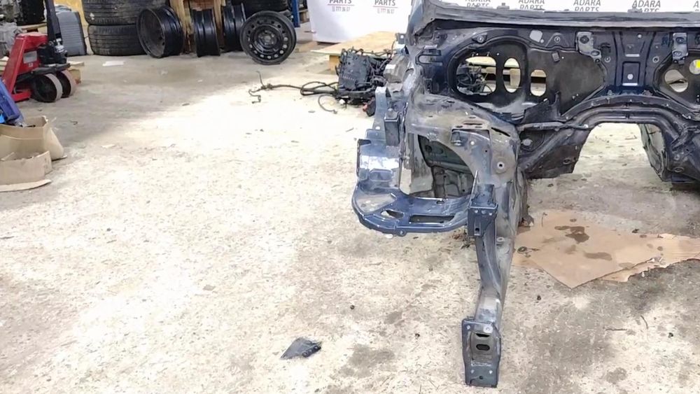 Передня права чверть для Volkswagen Touareg 2010-2014