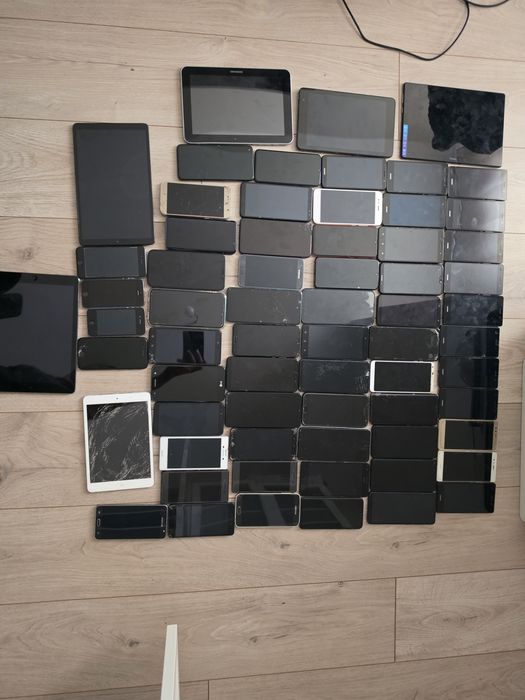 Sprzedam dużą ilość telefonów/tabletów/laptopów samsung /Iphone itp.