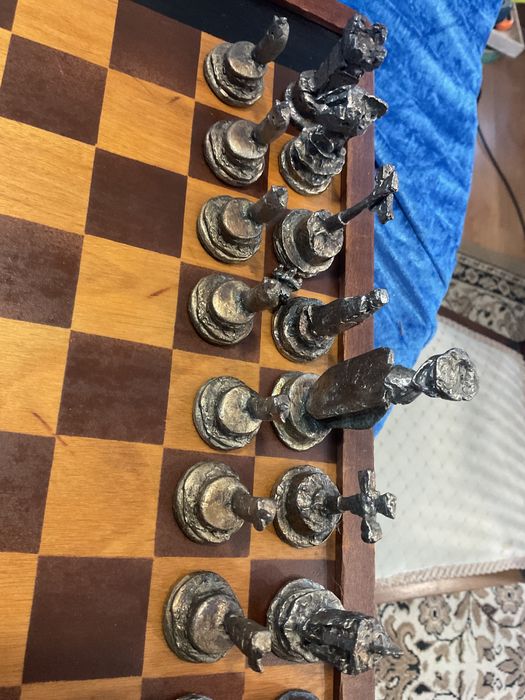 Xadrez jogo em metal ,discrição abaixo ,anúncios abaixo
