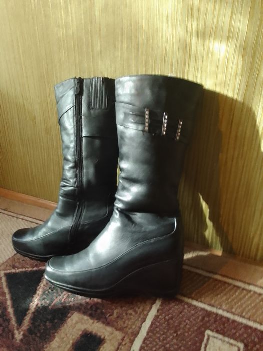 Сапоги женские на меху б у  39