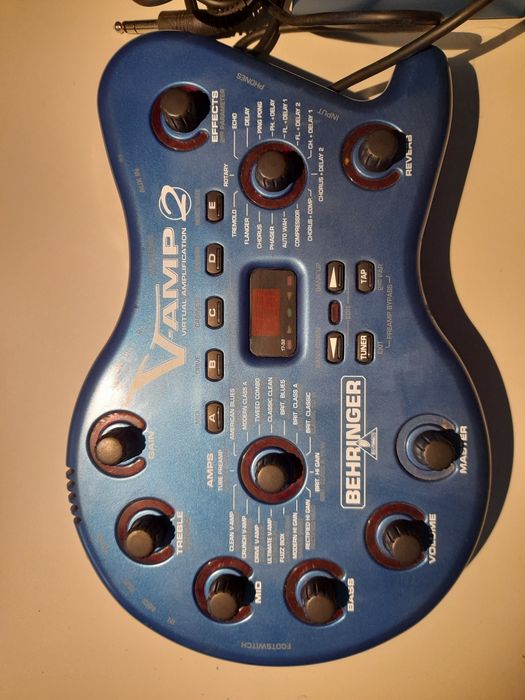 Behringer V-amp 2