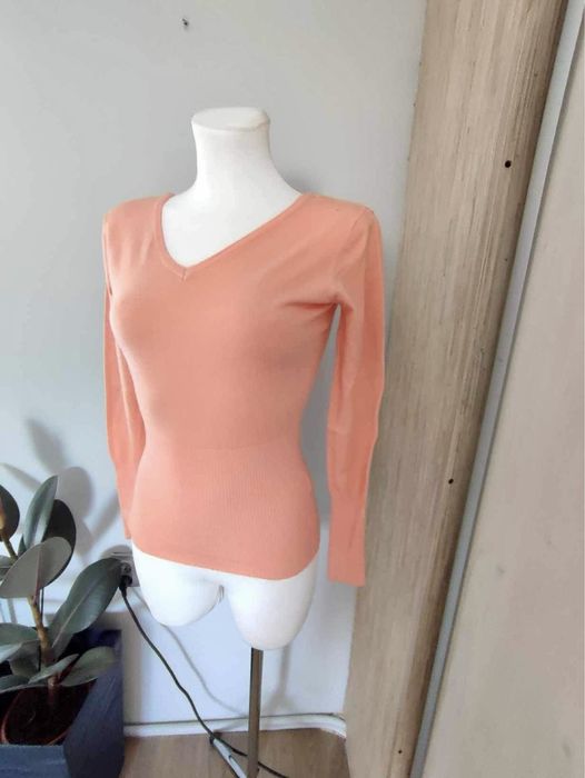 Sweter morelowy  dekolt V,  lekki  S/M