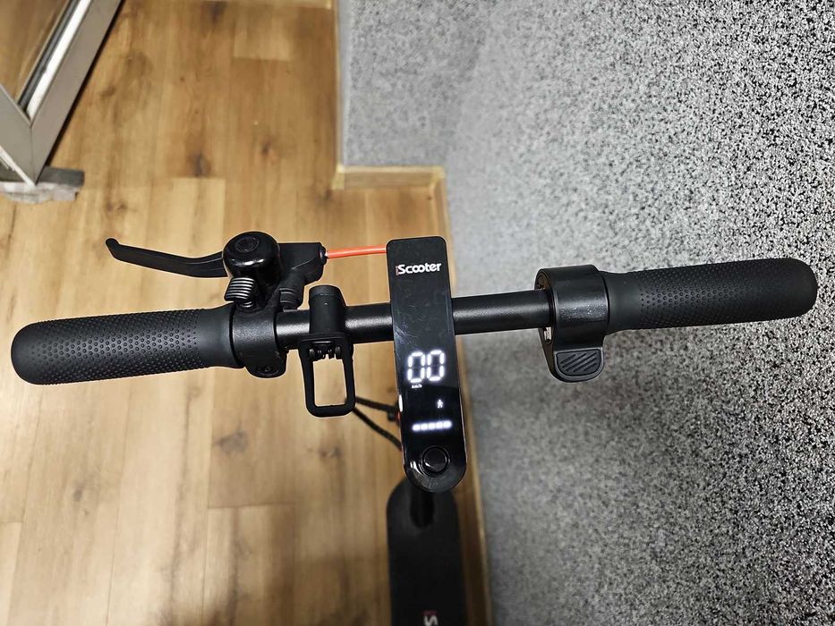 Hulajnoga elektryczna ISCOOTER I9, Ładowarka