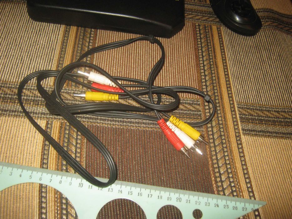 Приставка Genesis с беспроводным джойстиком и флэш-памятью.Рабочая.