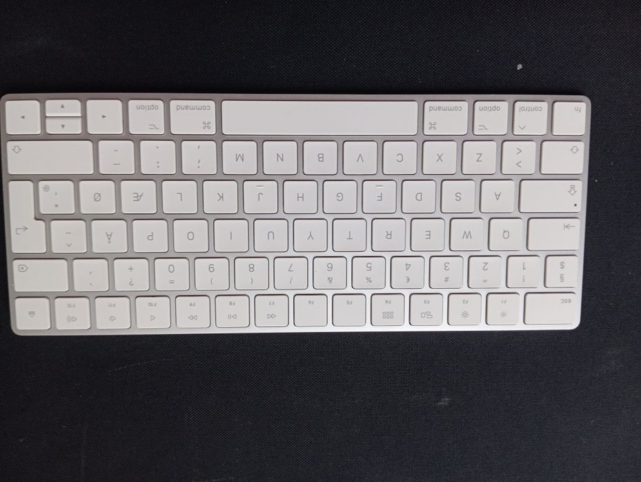 Беспроводная клавиатура Apple Magic Keyboard, оригинал, хорошее состояние