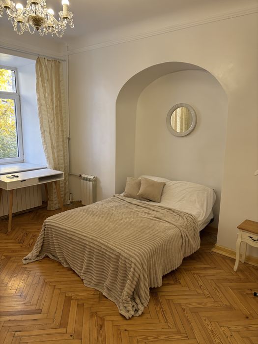 Продам власну квартиру по вул. Володимирська