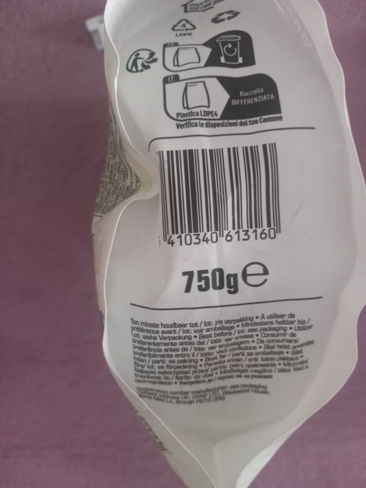 Ração complete para furão embalagem 2,5kg e 750g