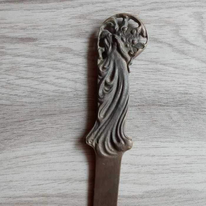 nóż służący do dekoracji