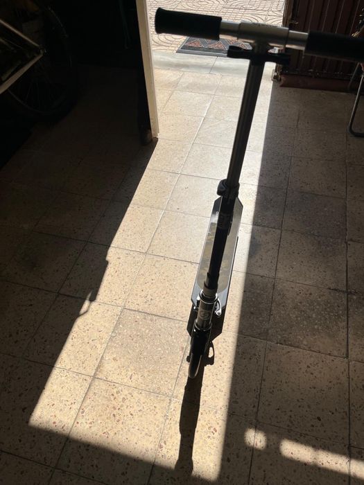 Selling Oxelo MID7 Scooter.64739764971522123