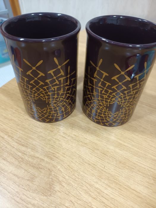 Two Identical Mugs436681082678159361