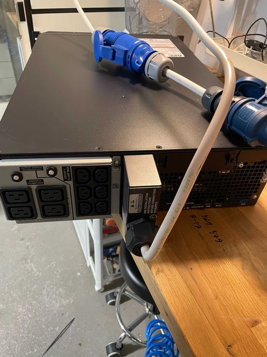 UPS APC zasilacz awaryjny 5000VA