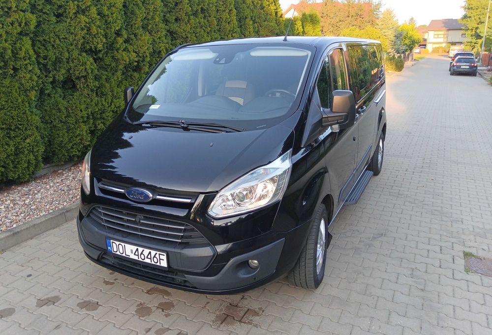 Tourneo Custom 2.2 155KM L2H1 bezwypadkowy zarejestrowany