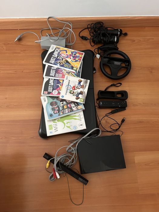 Wii preta com varios jogos