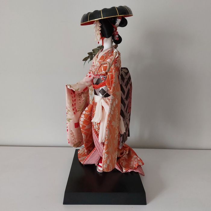 Boneca cerâmica japonesa