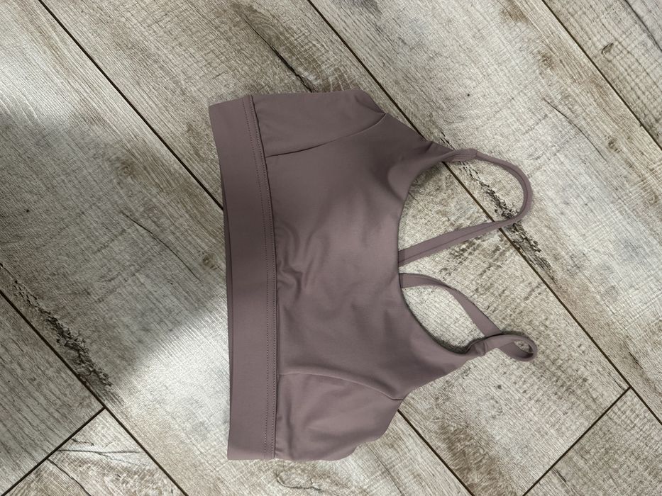 Жіночий спортивний топ