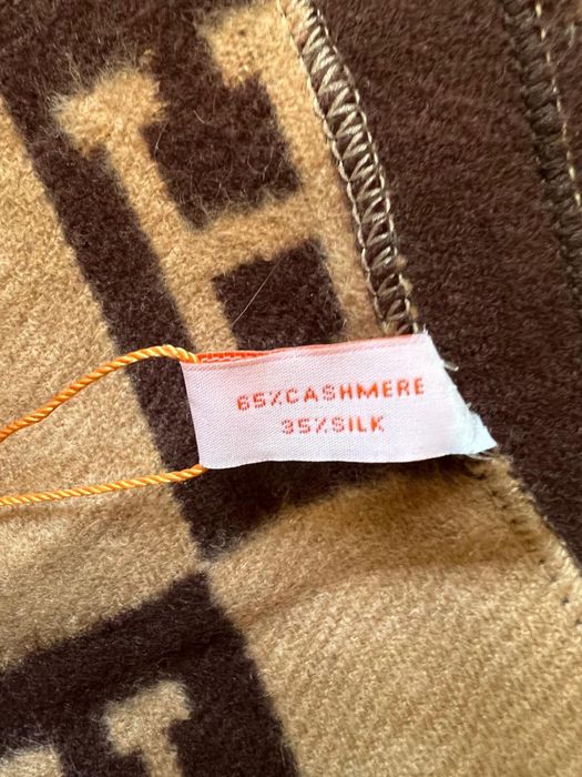 Hermes kaszmirowo  jedwabny szal