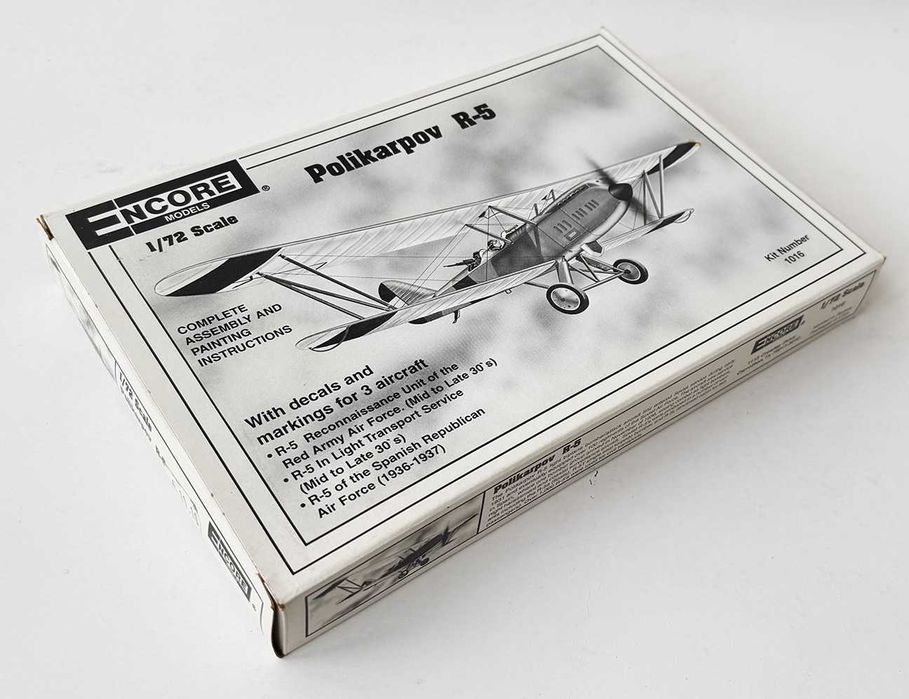 Encore models_Polikarpov R-6. ESc.1:72.  Completo e como novo.