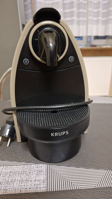 Express kapsułkowy Nespresso Krups sprzedam
