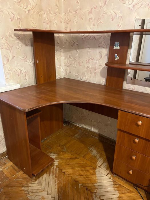 Продам компʼютерний стіл