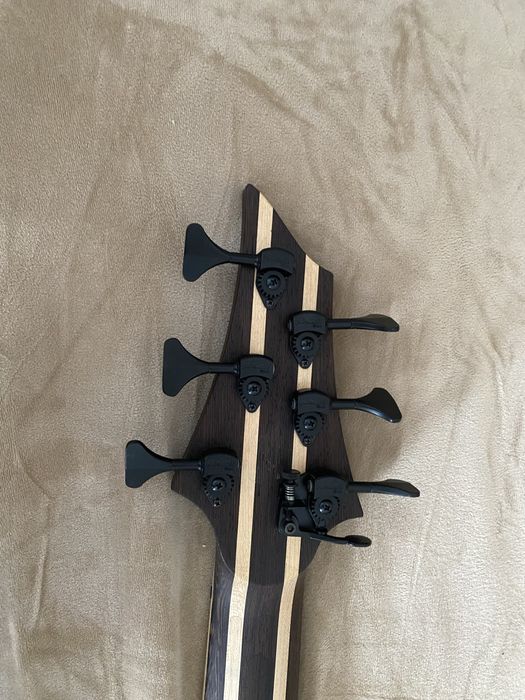 Sabre Viper 6 custom bas