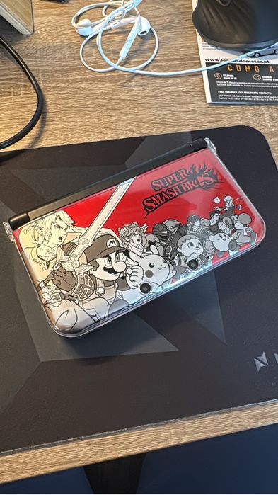 Nintendo 3DS XL Super Smash Bros Edition + Acessórios