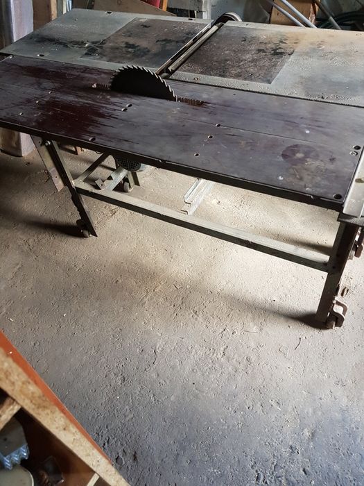 Деревообрабатывающий станок