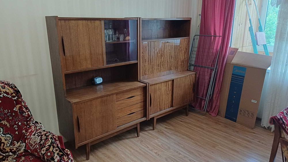 Меблевий гарнітур часів СРСР б/у з 4 предметів. Шкаф, сервант, секретер, тумба під телевізор