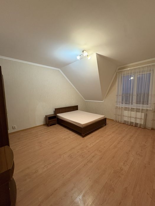 Продається( здається в оренду)  двухкімнатна  квартира в с Макарів Киівська область