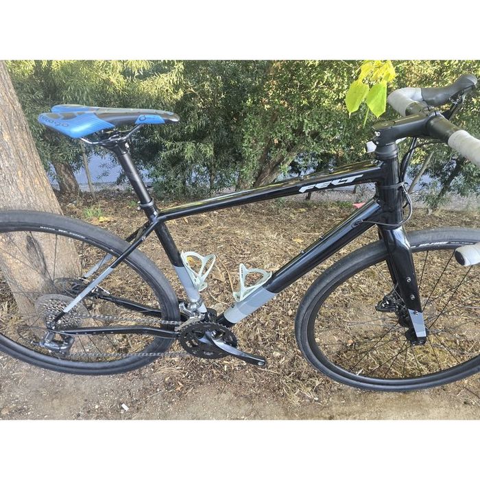 Felt de gravel M 8x2v em bom estado