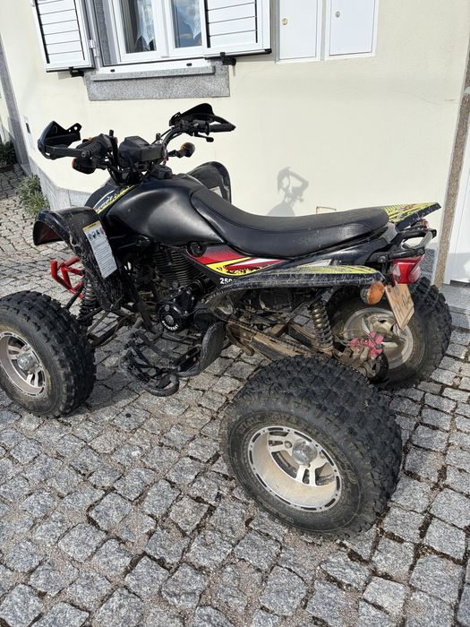 Vendo Moto 4 - com documentos