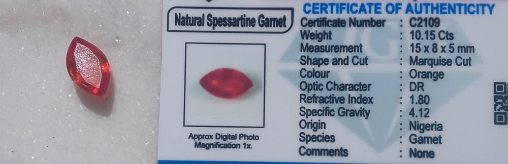 Certificada como Granada Spessartine com 10,15 quilates