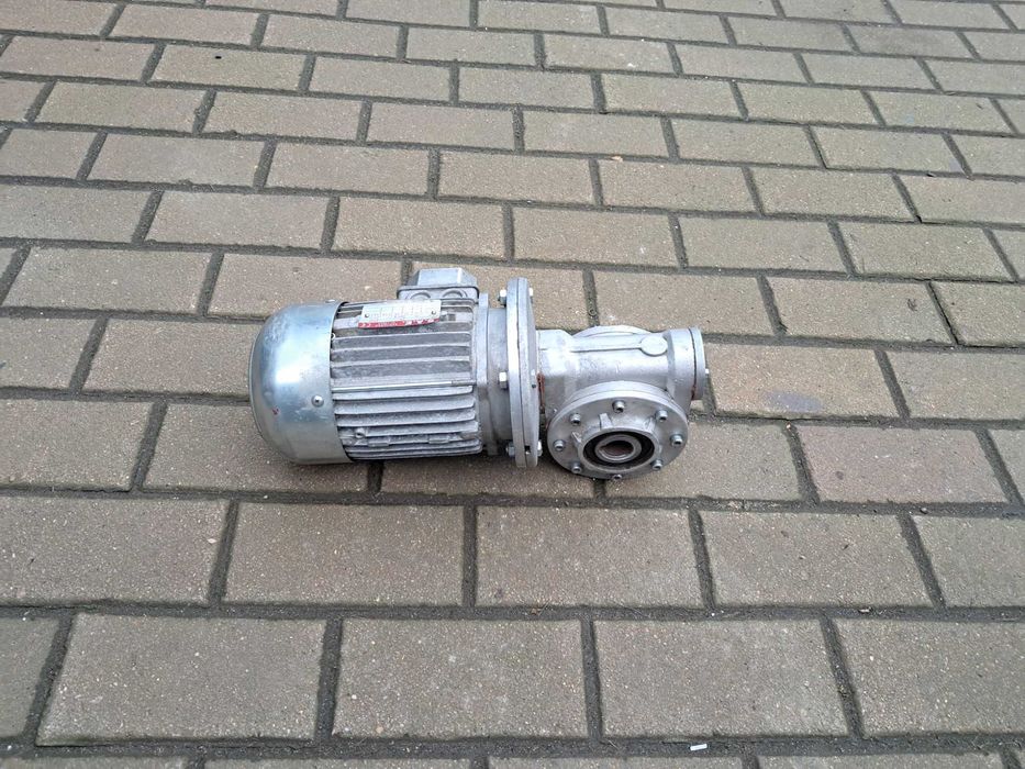 Motoreduktor 0.55kw 30 obrotów przekładnia. Wysyłka