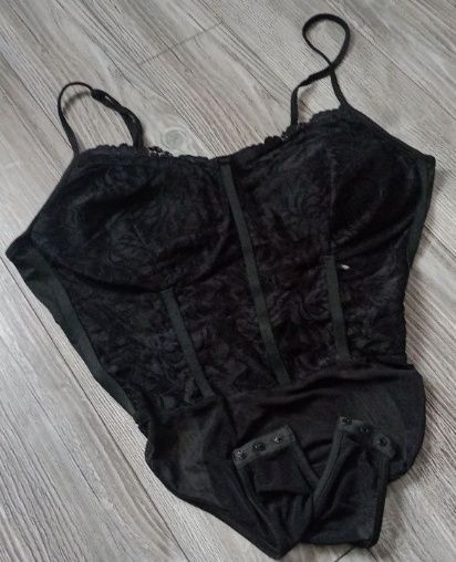Body satynowe z koronką czarne 1XL elegant night Shein Curve