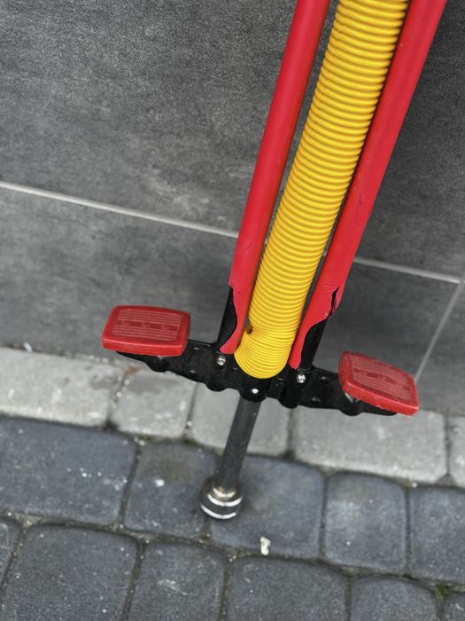 Skoczek pogo dla dużych dzieci