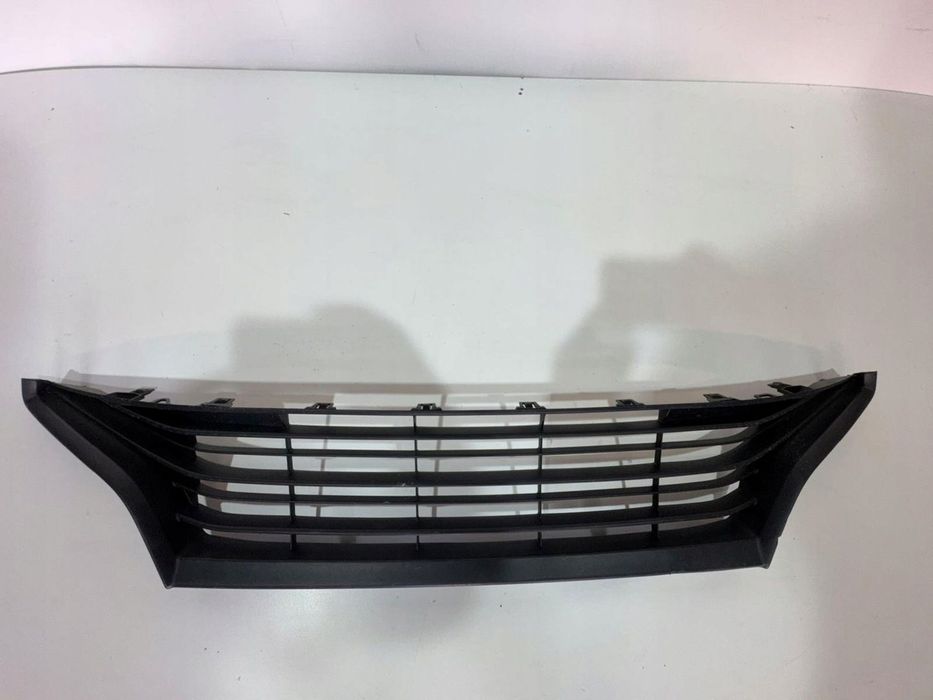 TOYOTA YARIS IV 4 KRATKA ATRAPA ŚRODKOWA ZDERZAKA PRZEDNIEGO PRZÓD ORYGINAŁ