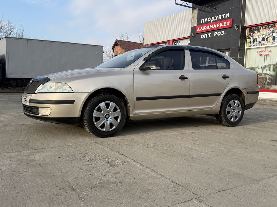 Skoda Octavia A-5 ( 1.6 MPI )