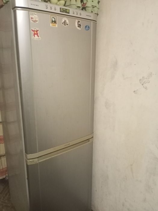 Холодильник Samsung RL33EBMS1/XEK