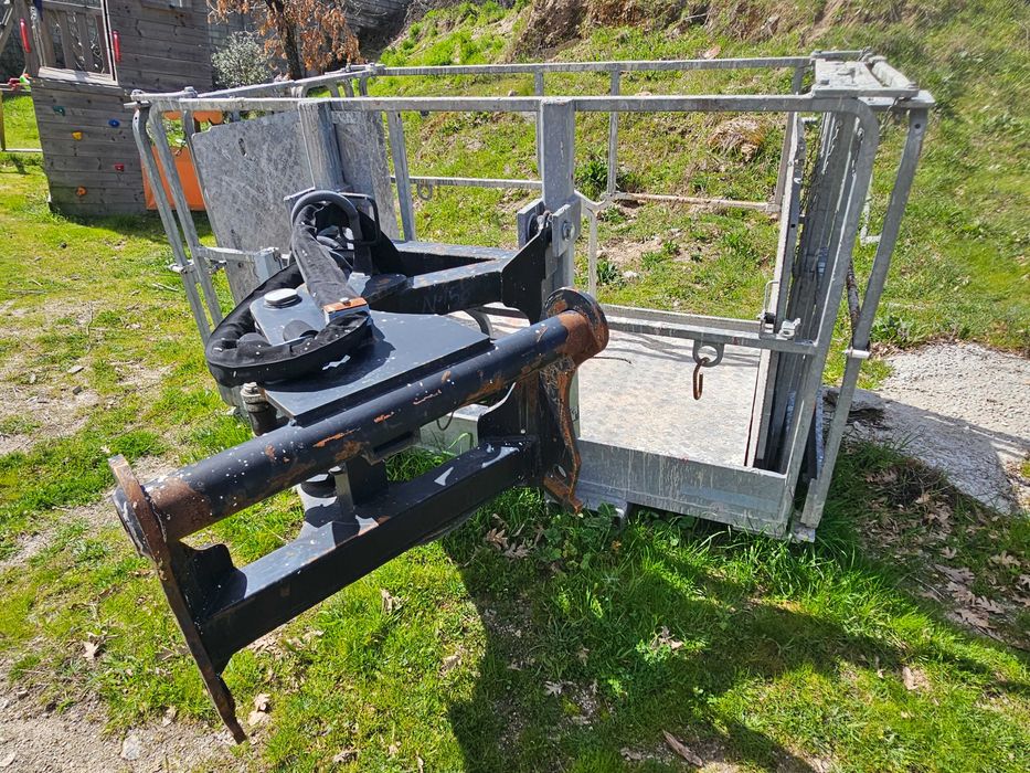 Plataforma articulada para telescópica - Manitou