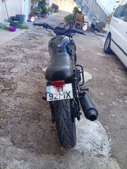 Vendo CB 500 custom.