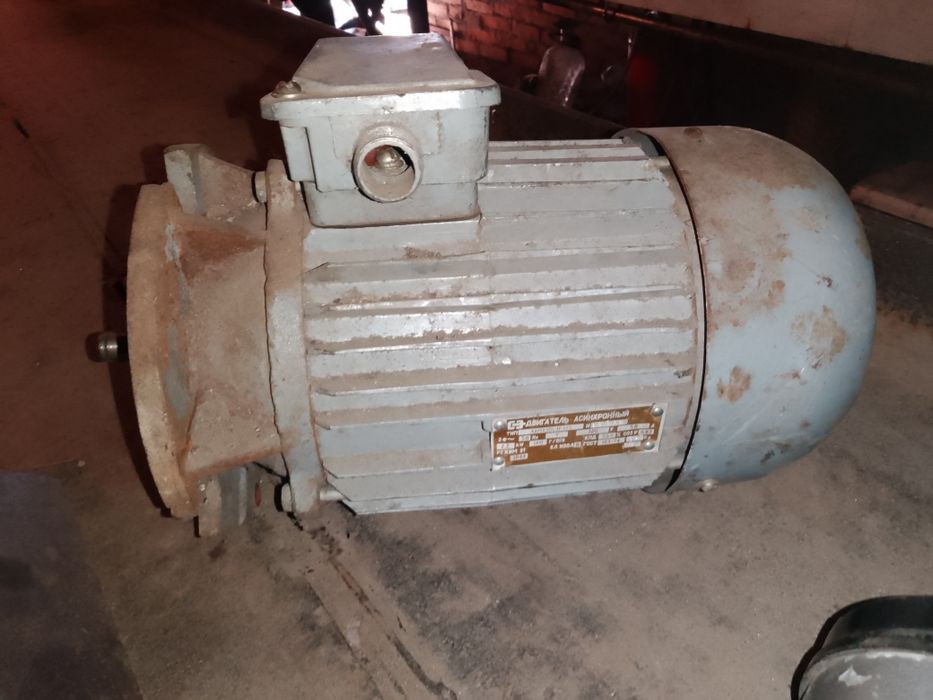 Продам електро двигун 220/380 v