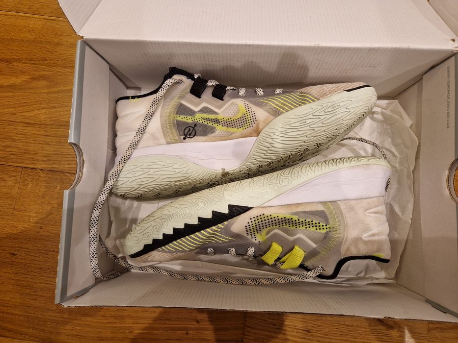 Tenis Adidas Kyrie Irving Flytrap V