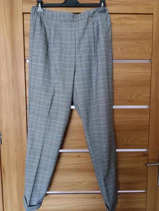 Spodnie damskie w kratkę Mohito