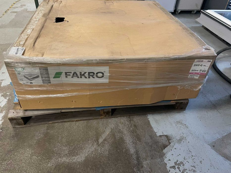 Świetliki Fakro różne wielkości